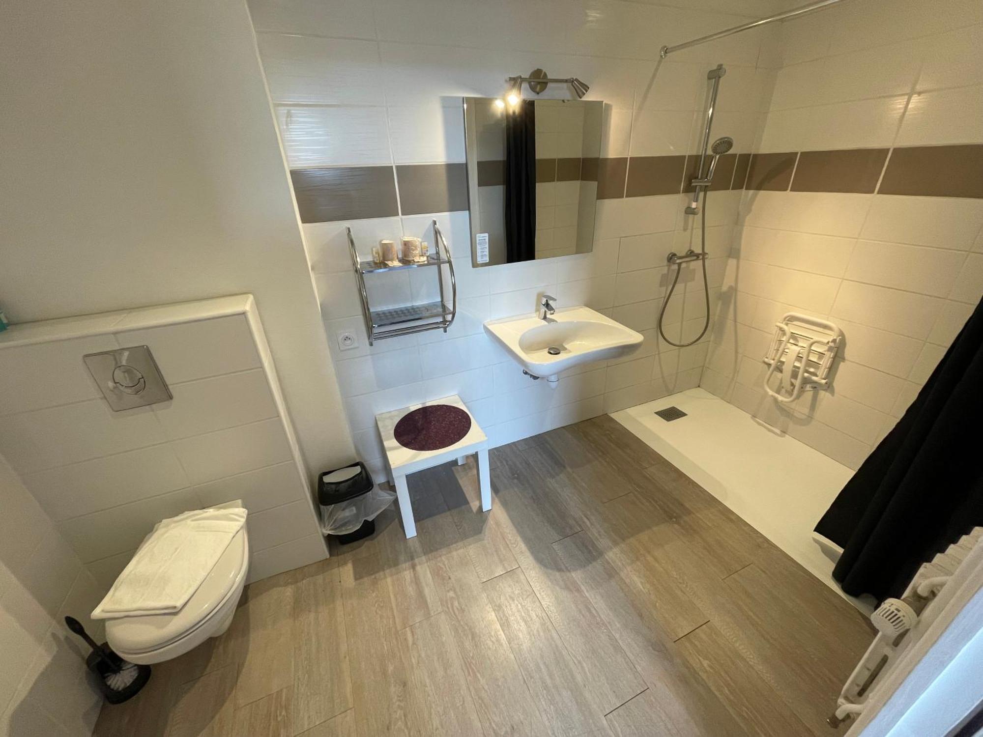 Le Relax Hotel Aurillac Exterior foto